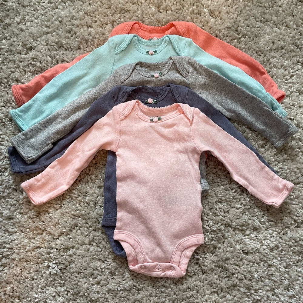20pc Newborn Must Haves Lot Bundle: 15 onesies+5 pants - mix colors (Size NB-3m)